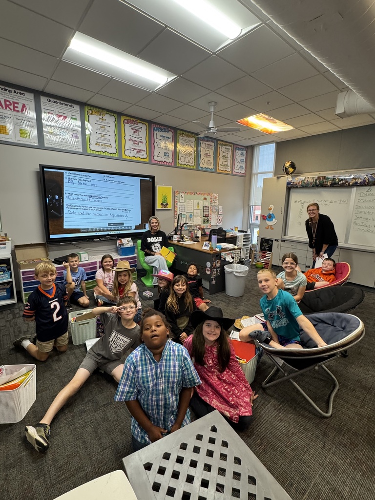 5th grade teachers reading to 3rd grade