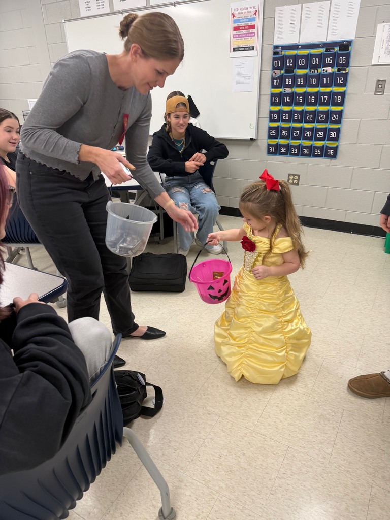 Our faculty & staff invited our preschoolers to come around and trick or treat this morning.