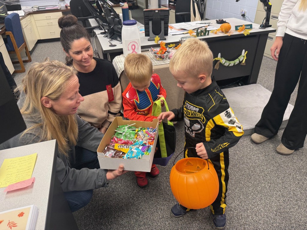 Our faculty & staff invited our preschoolers to come around and trick or treat this morning.