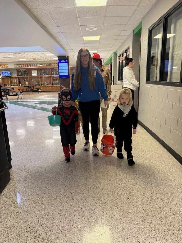Our faculty & staff invited our preschoolers to come around and trick or treat this morning.