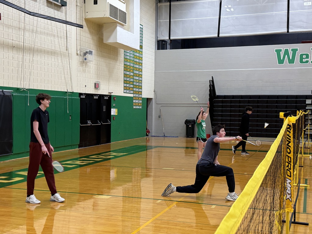 The top badminton duo from each PE class battled it out in the 2nd Annual Irish Badminton Classic on Thursday.
