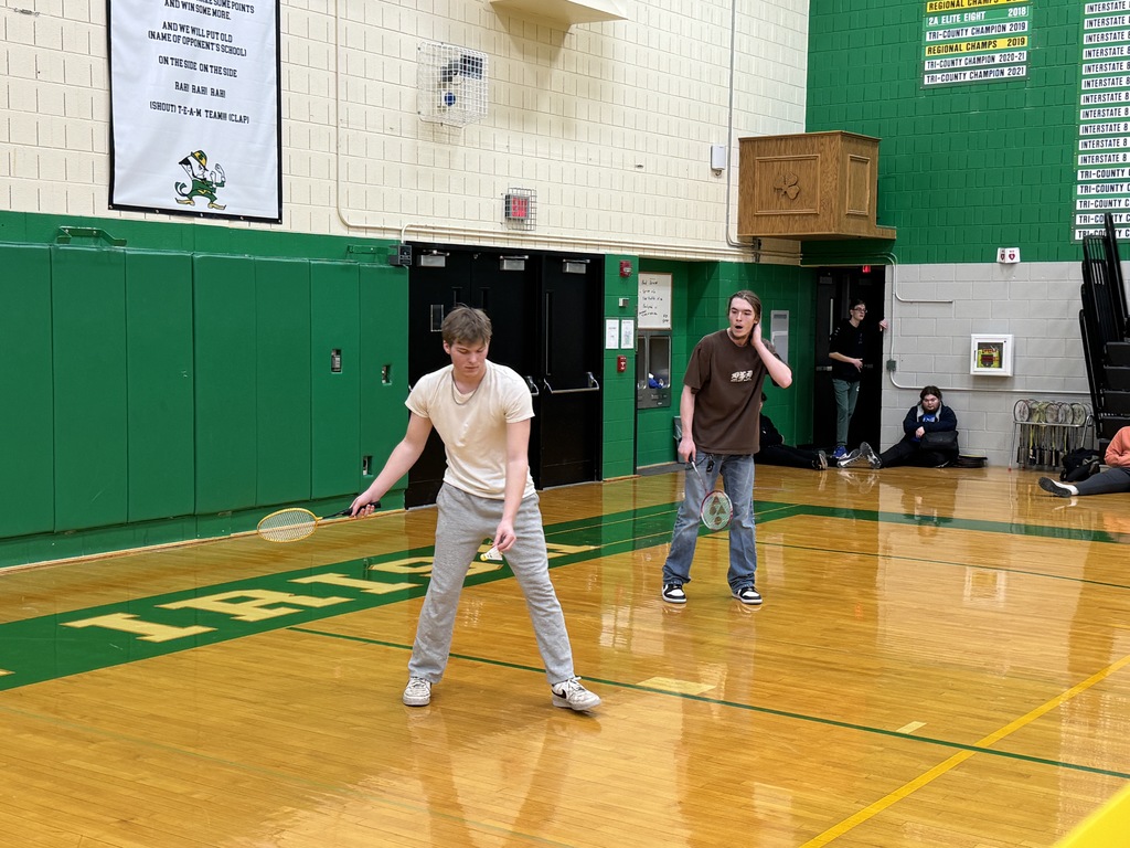 The top badminton duo from each PE class battled it out in the 2nd Annual Irish Badminton Classic on Thursday.