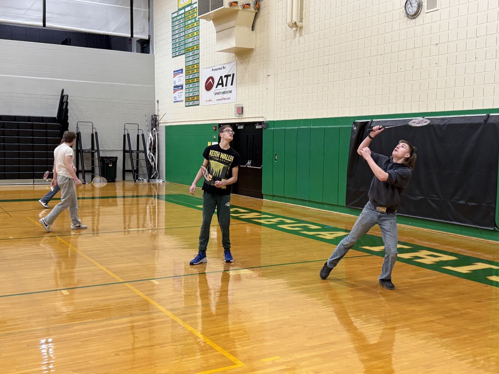 The top badminton duo from each PE class battled it out in the 2nd Annual Irish Badminton Classic on Thursday.