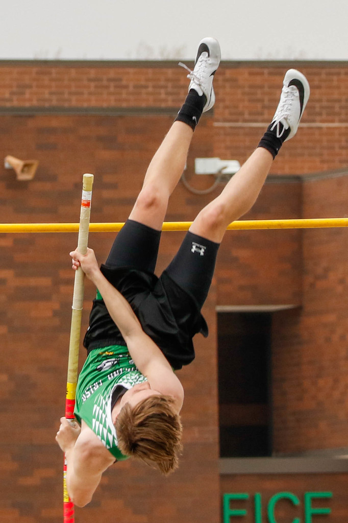 The Fighting Irish Track & Field Team had 6 qualifiers compete in the Illinois Top Times Championships at Illinois Wesleyan University on Friday.
