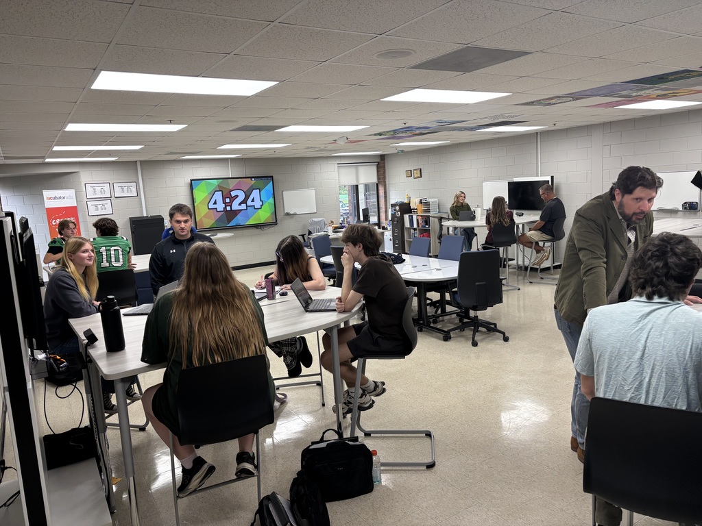 Mrs. Foster's INCubatoredu students had the opportunity to pitch their business proposals to community leaders and Seneca High School staff on Friday.