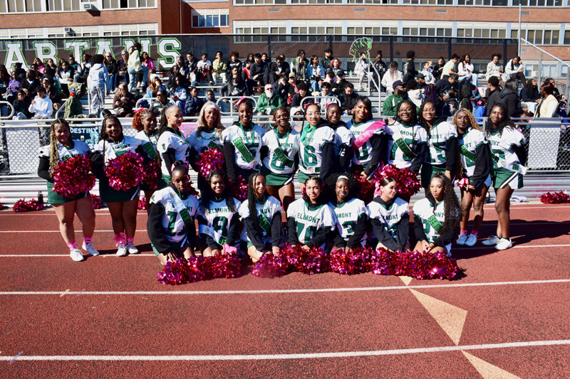 cheerleaders team photo