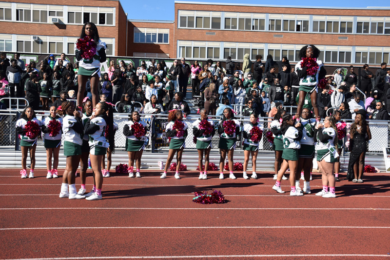 cheerleaders cheering