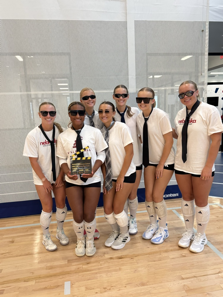 blockbuster costume contest: Men in Black (varsity)