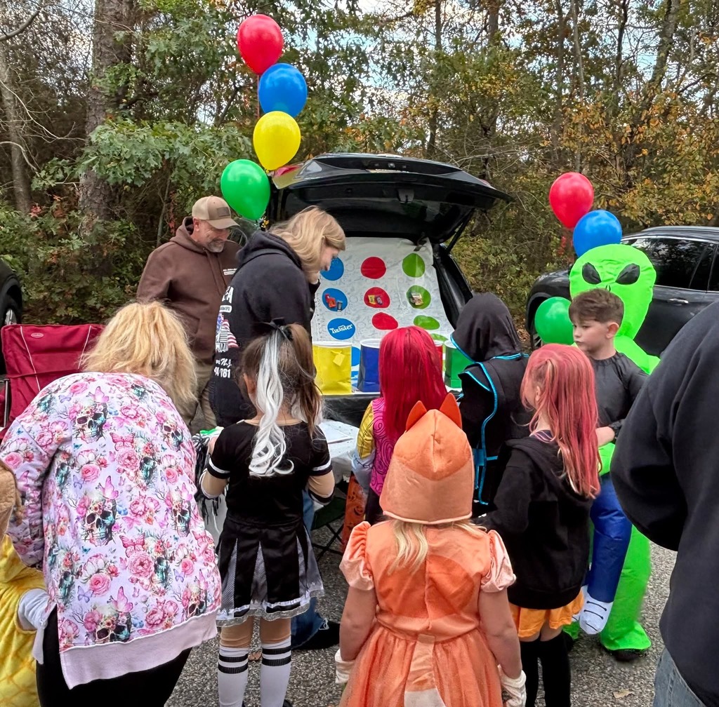 🎃 👻 #TrunkOrTreat #ChatsworthBucks #HalloweenFun🧡🖤