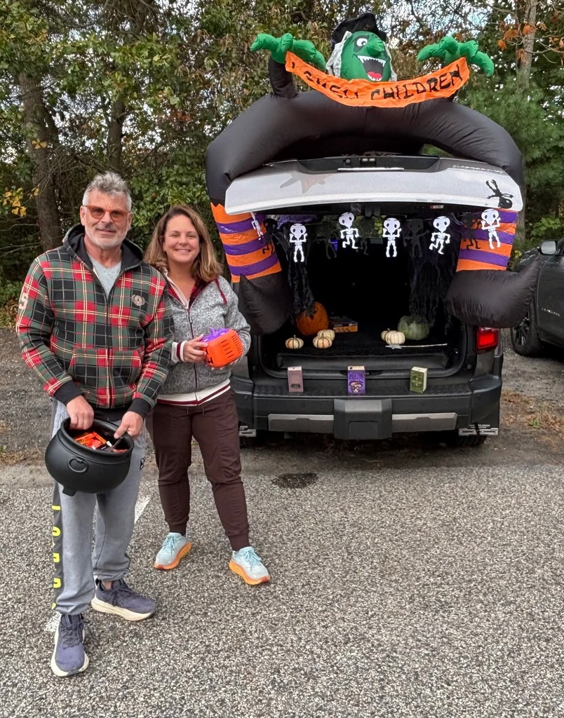 🎃 👻 #TrunkOrTreat #ChatsworthBucks #HalloweenFun🧡🖤