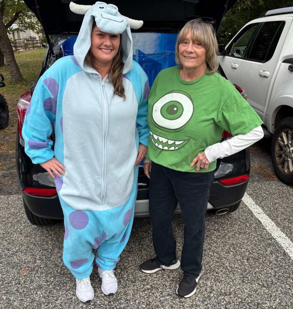 🎃 👻 #TrunkOrTreat #ChatsworthBucks #HalloweenFun🧡🖤