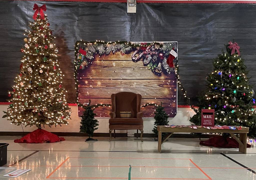 Tree Lighting with Santa & Mrs. Claus. 🎄✨