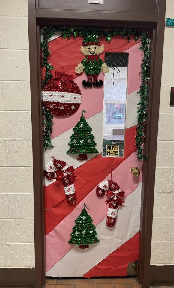 ℍ𝕠𝕝𝕚𝕕𝕒𝕪 𝕞𝕒𝕘𝕚𝕔 𝕚𝕤 𝕖𝕧𝕖𝕣𝕪𝕨𝕙𝕖𝕣𝕖 𝕒𝕥 ℂ𝕙𝕒𝕥𝕤𝕨𝕠𝕣𝕥𝕙 𝔼𝕝𝕖𝕞𝕖𝕟𝕥𝕒𝕣𝕪!  🎄😊