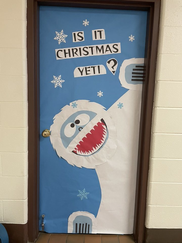 ℍ𝕠𝕝𝕚𝕕𝕒𝕪 𝕞𝕒𝕘𝕚𝕔 𝕚𝕤 𝕖𝕧𝕖𝕣𝕪𝕨𝕙𝕖𝕣𝕖 𝕒𝕥 ℂ𝕙𝕒𝕥𝕤𝕨𝕠𝕣𝕥𝕙 𝔼𝕝𝕖𝕞𝕖𝕟𝕥𝕒𝕣𝕪!  🎄😊