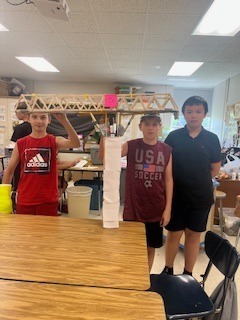 Students got creative making bridges out of any materials they could find. 👷👷♀️ From popsicle sticks to old boxes, these students got creative with their engineering materials.📦 What a fun way to learn!😁 #ShawanoProud