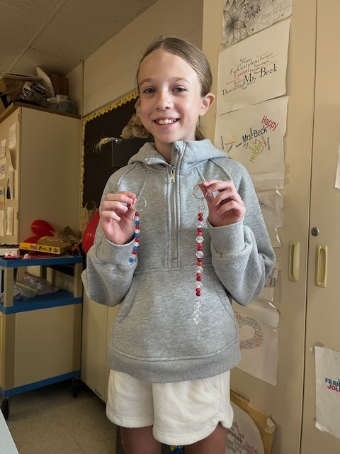 The Shawano Summer School "Strings N Things" class got crafty with kindness! 🎨🧵 Students made beautiful suncatchers to brighten the day of local nursing home residents. ☀️🌈 A small act of creativity, a big gesture of care. 😊✨ #ShawanoProud