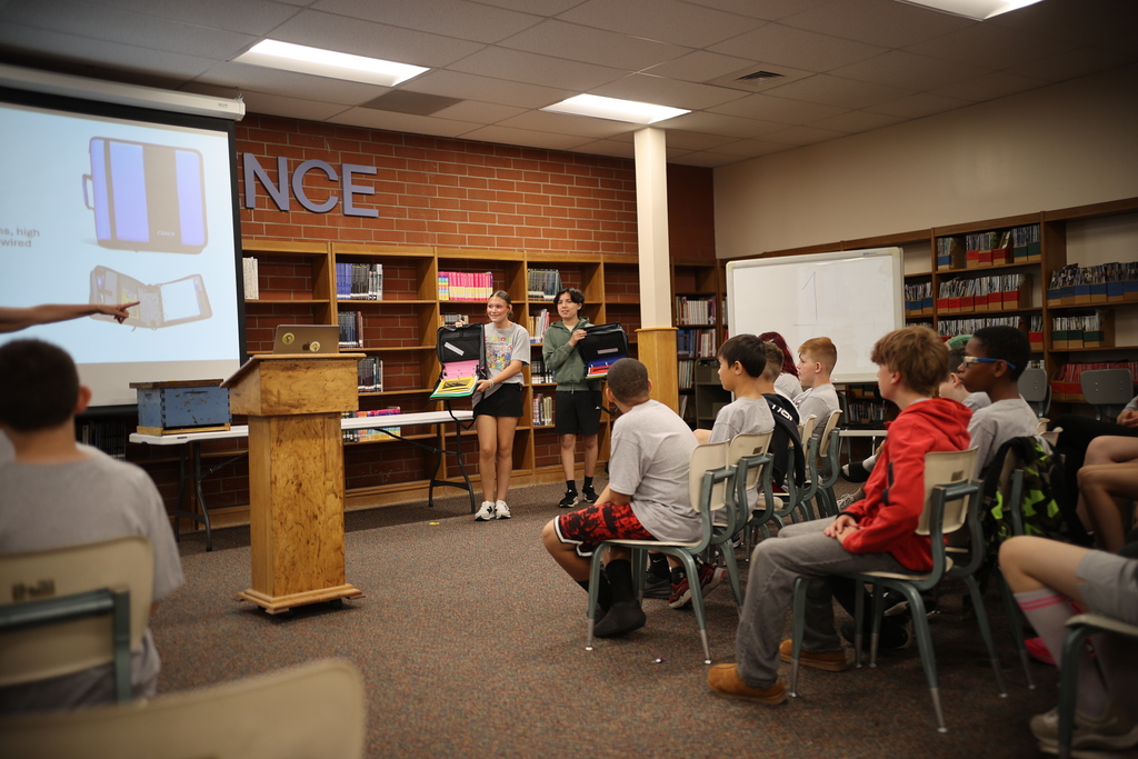 6th Grade Tours the Middle School