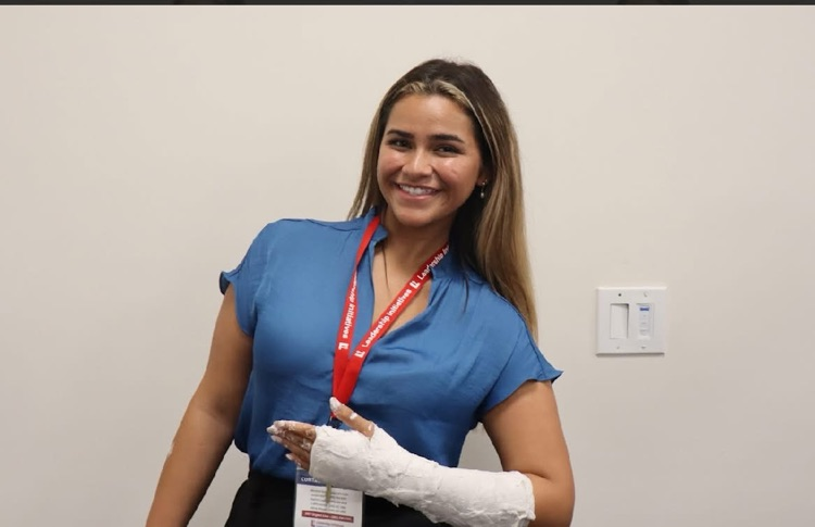 girl with cast