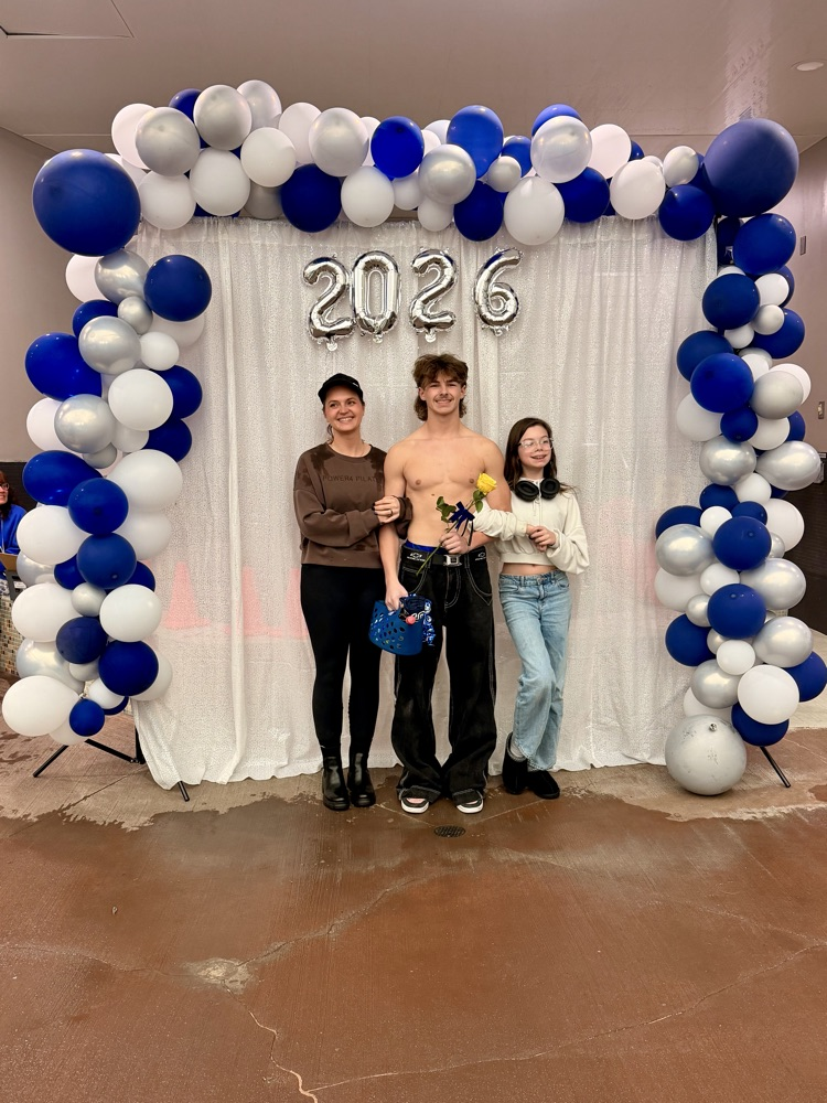 swimmer with parents 