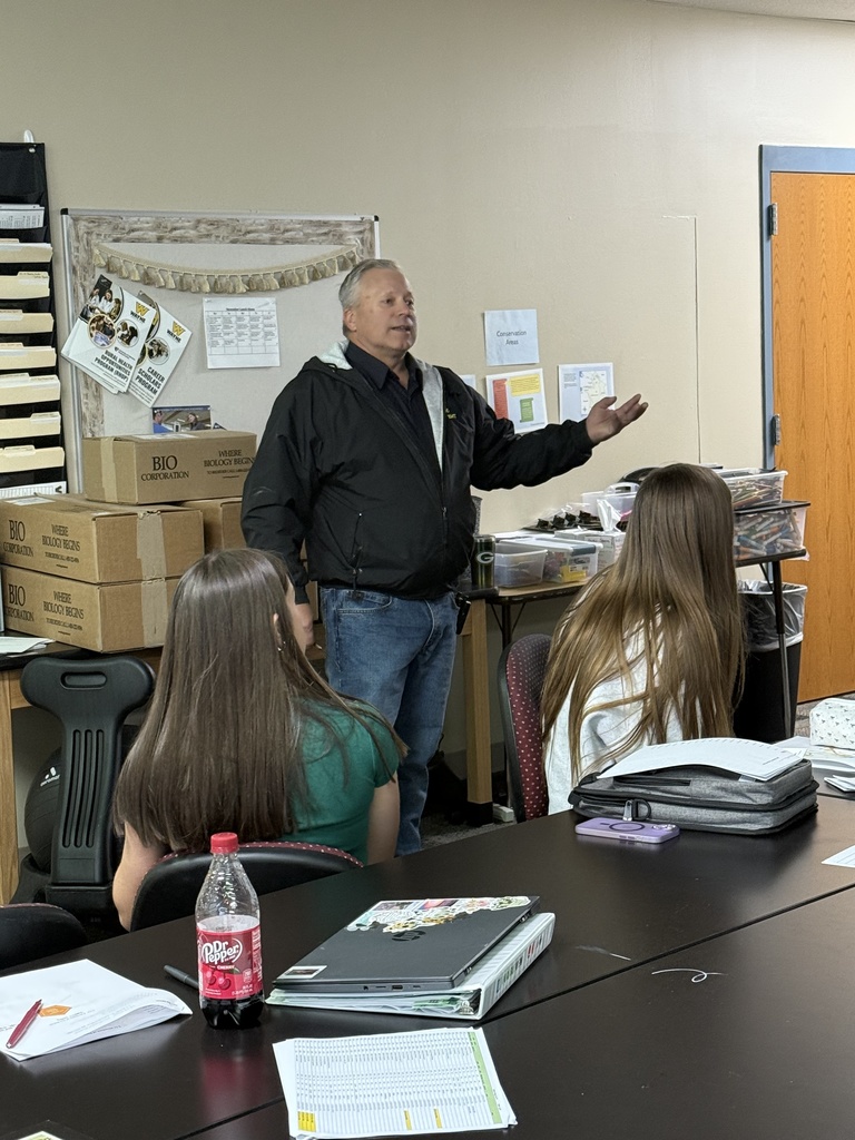 Shelby Fire Chief John Eller shares about the local Cadet program with prospective high school students.
