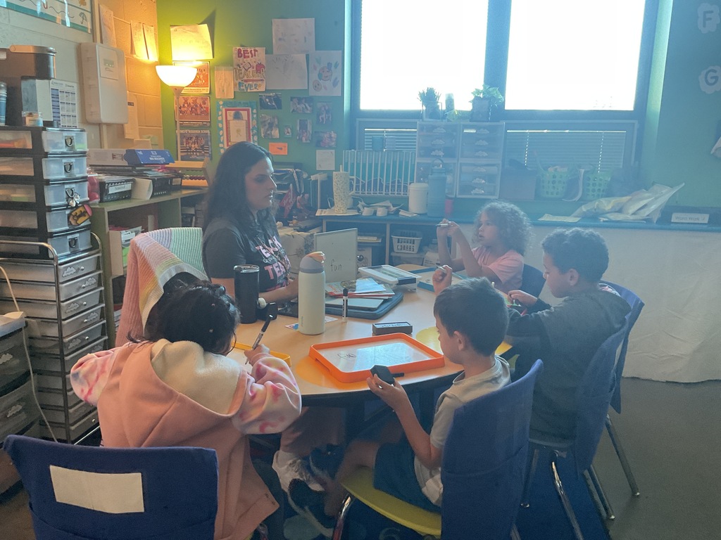 Look at these Spartans working!  