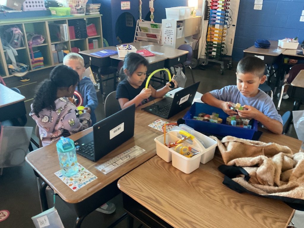 kids working  in class