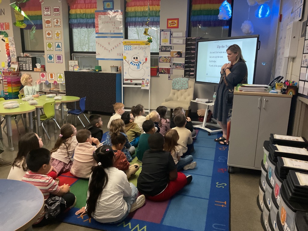 kindergarteners working 