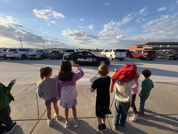 Thank you to the South Shelby Elementary PTO, Clarence and Shelbina Police Department, and Casey's for bringing our Lights, Sirens and Donuts raffle winners to school this morning and providing Donuts to the classroom winners!