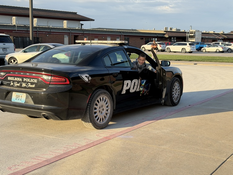 Thank you to the South Shelby Elementary PTO, Clarence and Shelbina Police Department, and Casey's for bringing our Lights, Sirens and Donuts raffle winners to school this morning and providing Donuts to the classroom winners!