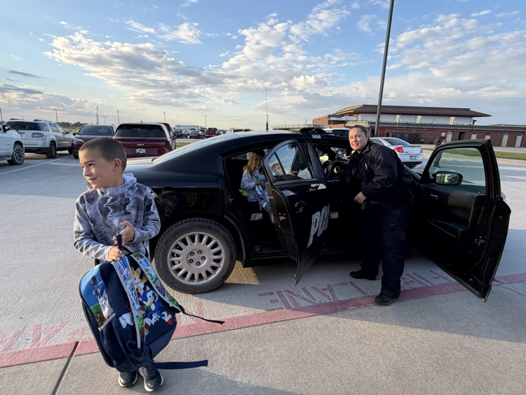 Thank you to the South Shelby Elementary PTO, Clarence and Shelbina Police Department, and Casey's for bringing our Lights, Sirens and Donuts raffle winners to school this morning and providing Donuts to the classroom winners!