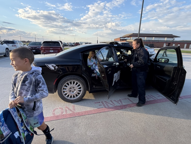 Thank you to the South Shelby Elementary PTO, Clarence and Shelbina Police Department, and Casey's for bringing our Lights, Sirens and Donuts raffle winners to school this morning and providing Donuts to the classroom winners!