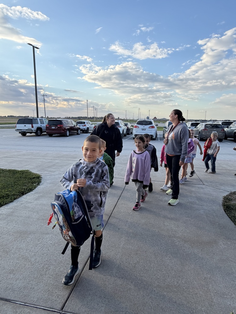 Thank you to the South Shelby Elementary PTO, Clarence and Shelbina Police Department, and Casey's for bringing our Lights, Sirens and Donuts raffle winners to school this morning and providing Donuts to the classroom winners!