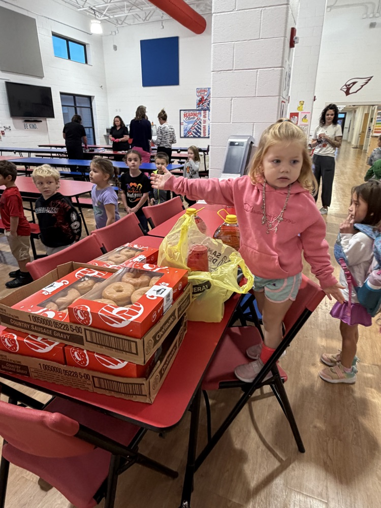 Thank you to the South Shelby Elementary PTO, Clarence and Shelbina Police Department, and Casey's for bringing our Lights, Sirens and Donuts raffle winners to school this morning and providing Donuts to the classroom winners!