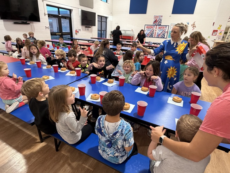 Thank you to the South Shelby Elementary PTO, Clarence and Shelbina Police Department, and Casey's for bringing our Lights, Sirens and Donuts raffle winners to school this morning and providing Donuts to the classroom winners!