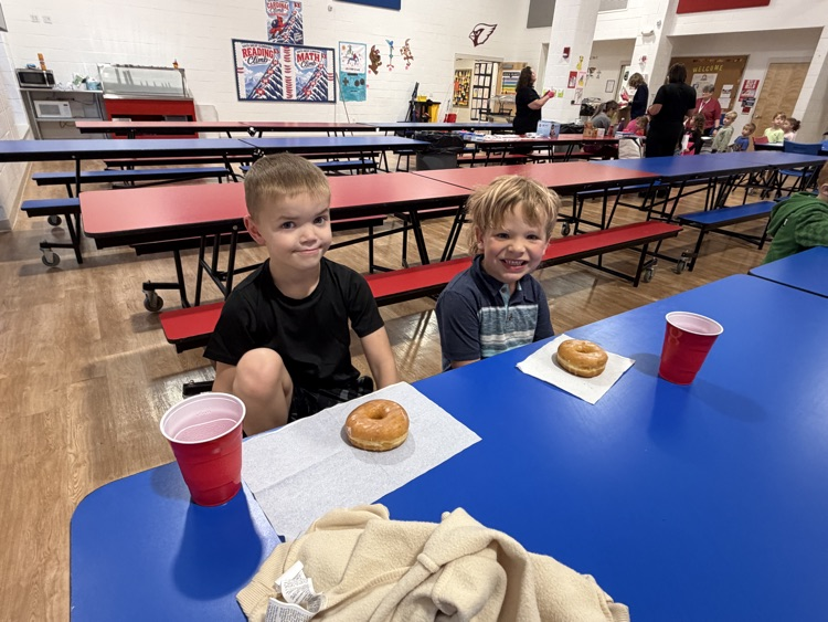 Thank you to the South Shelby Elementary PTO, Clarence and Shelbina Police Department, and Casey's for bringing our Lights, Sirens and Donuts raffle winners to school this morning and providing Donuts to the classroom winners!