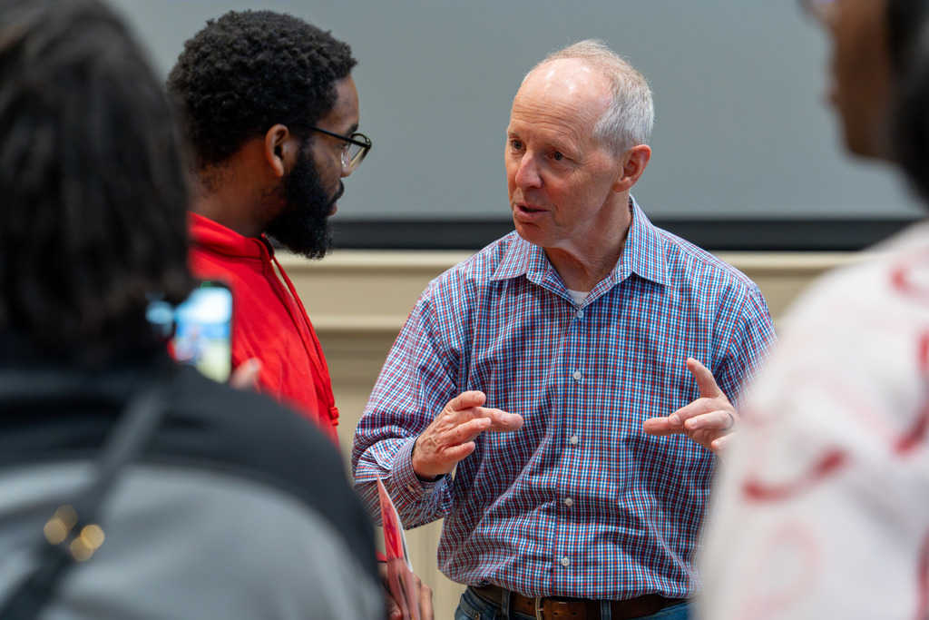 Dale Alexander speaks to Shelby County and Vincent Students about financial literacy 