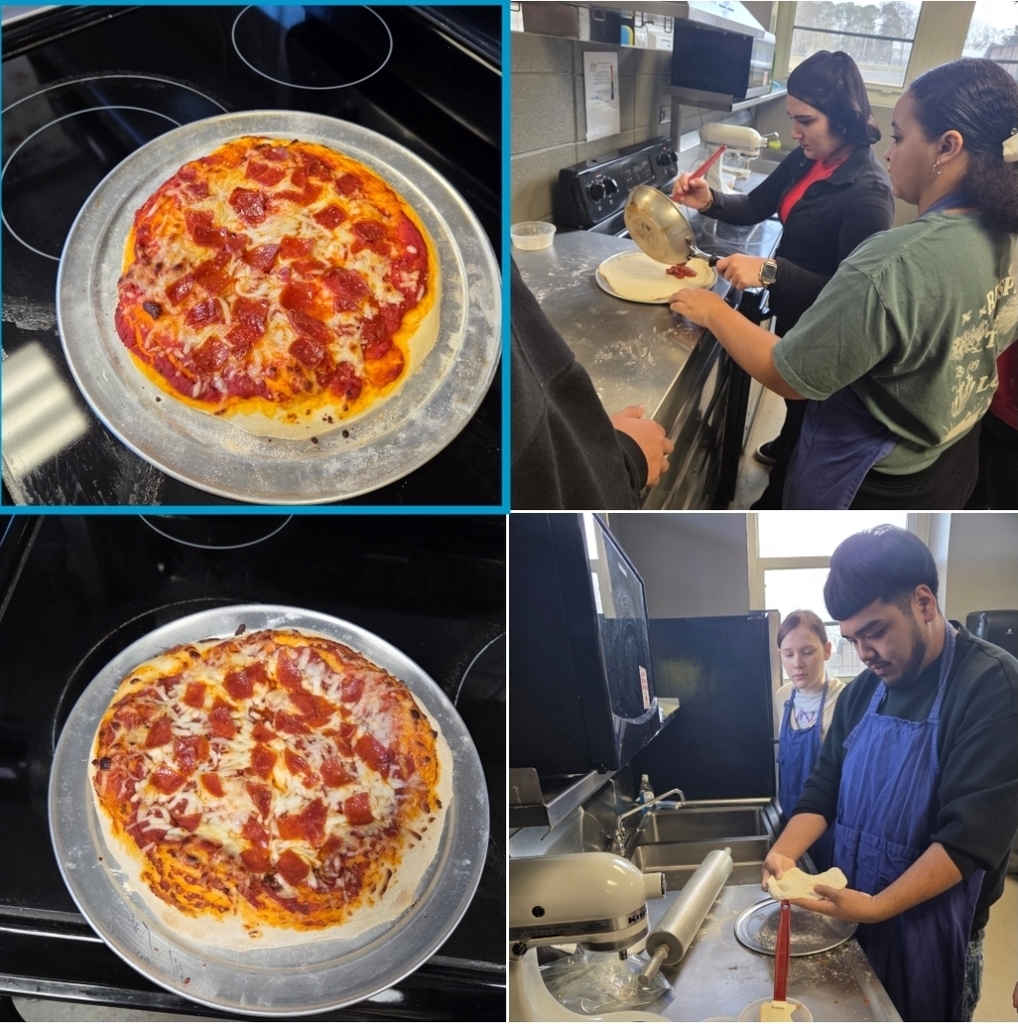 Students making pizza from scratch 