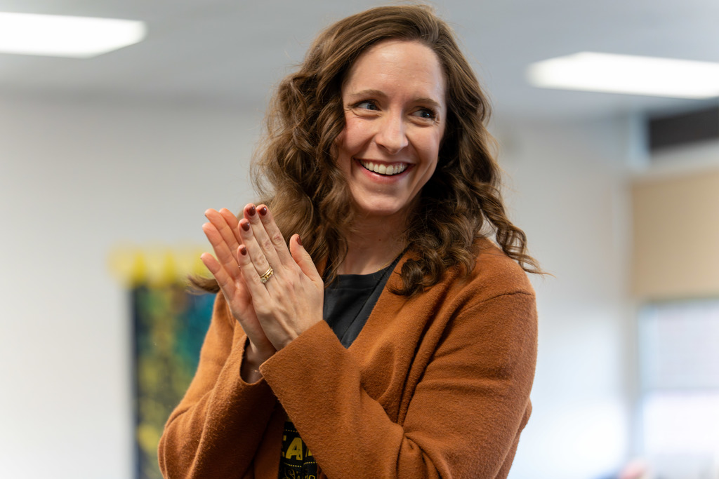 A teacher is recognized.