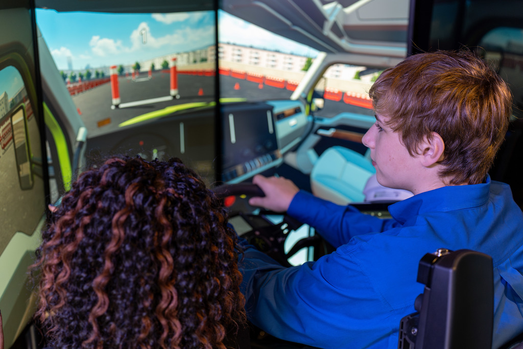 Student uses a simulator.