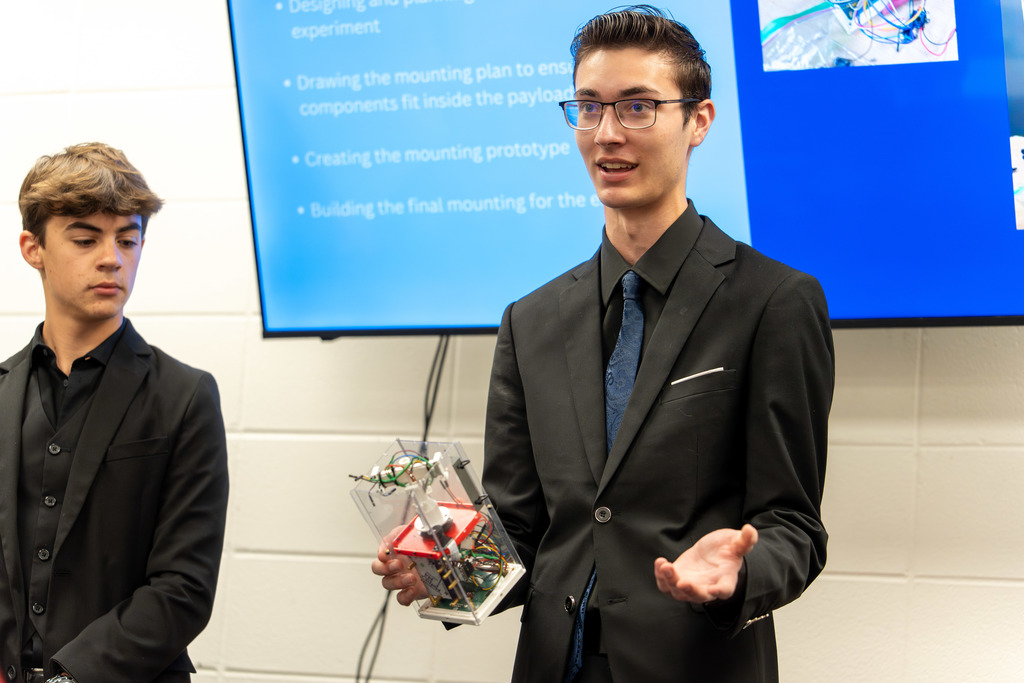 Student holding device that will be tested on Virgin Galatic NASA flight 
