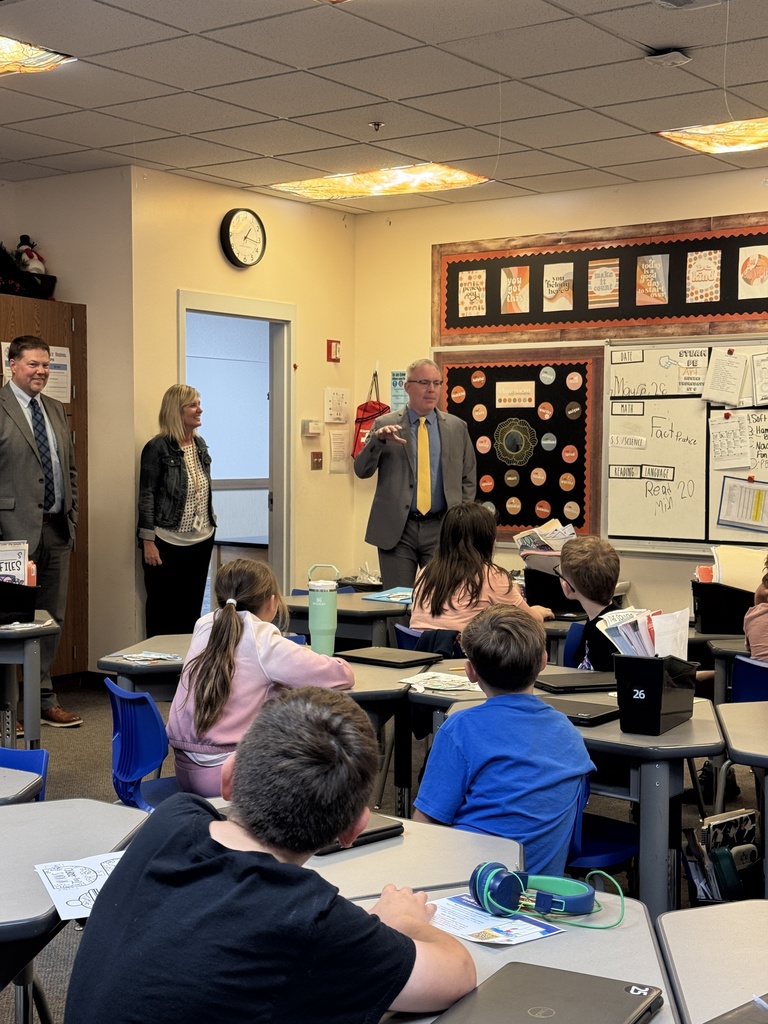 Mr. Ketchum visits WES third grade class