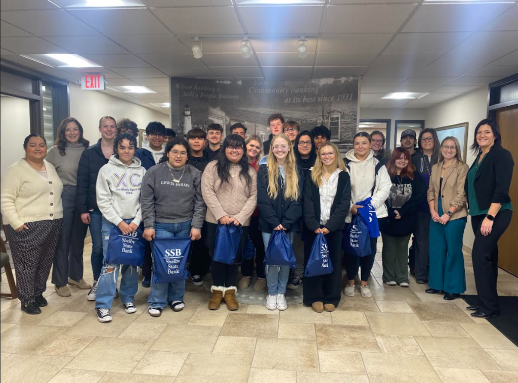 SHS field trip to Shelby State Bank. (3)