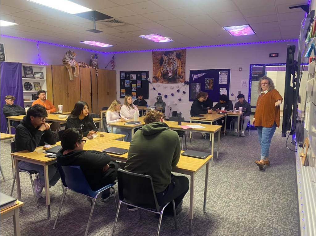 Harbor Light Credit Union visits Personal Finance Class at SHS.