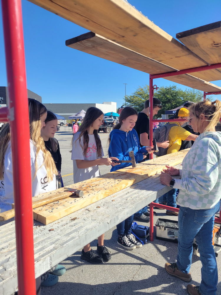 girls in construction