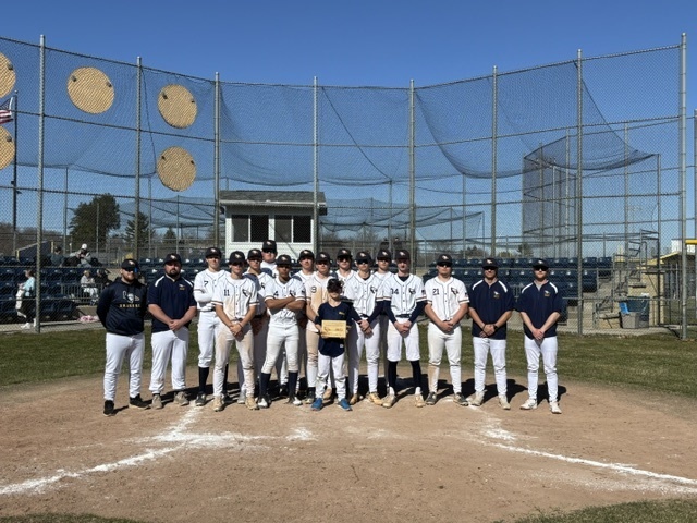 Pic of Varsity Baseball