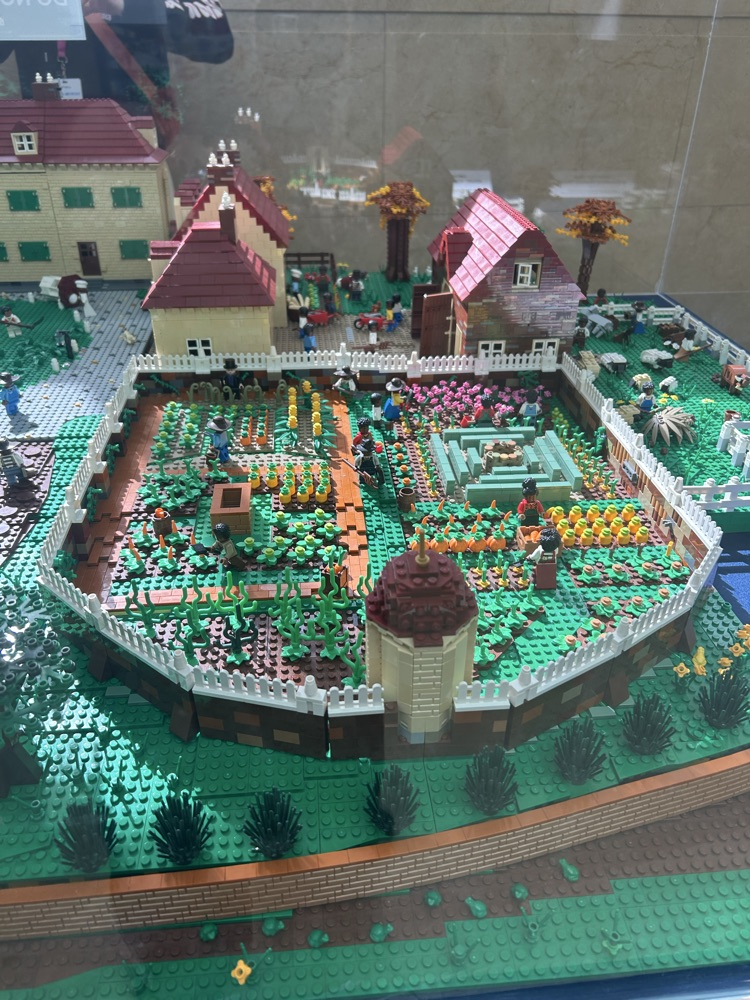 Mount Vernon in legos
