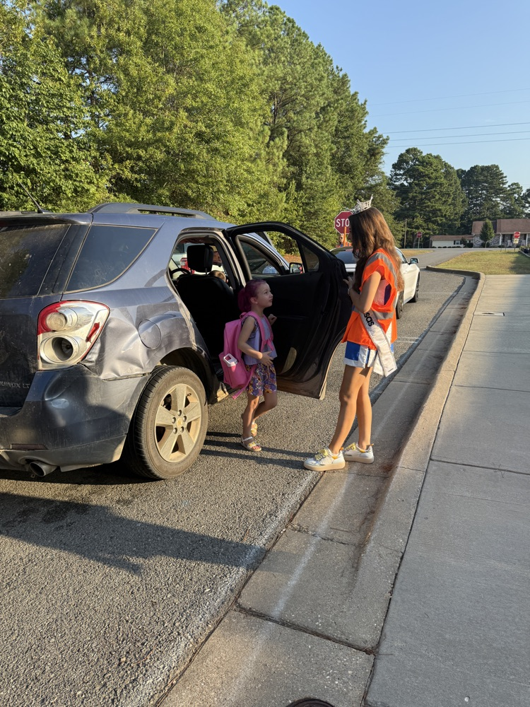 Miss Arkansas visits SES