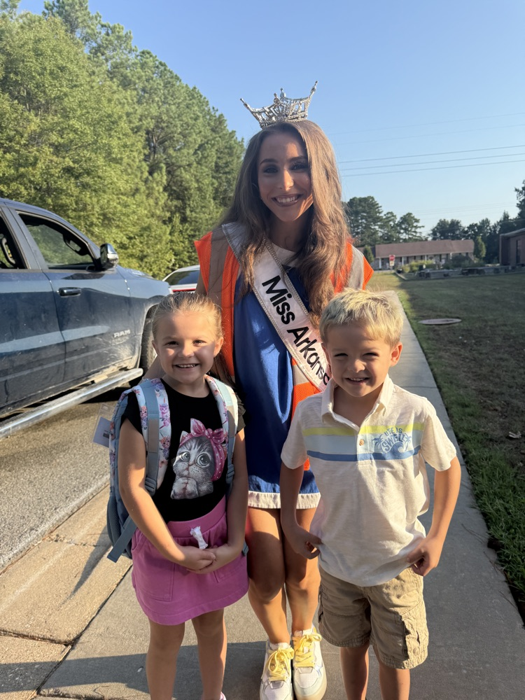 Miss Arkansas visits SES