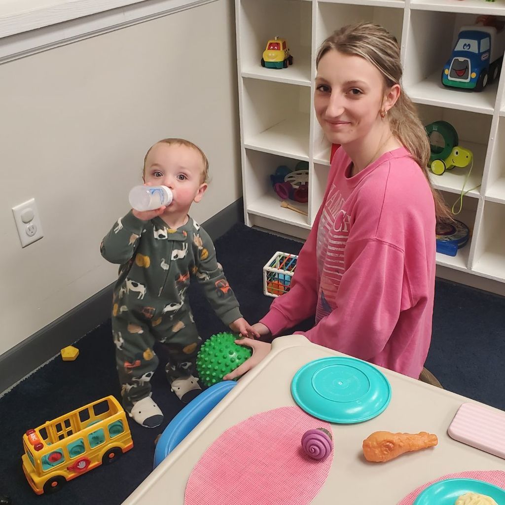 FFCLA students volunteered to help babysit at the moms' mingle