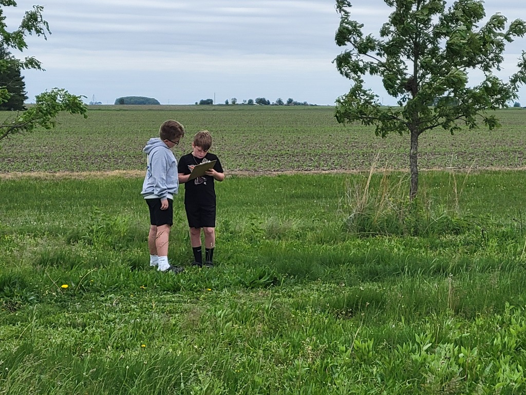 5th grade students on a prairie walk